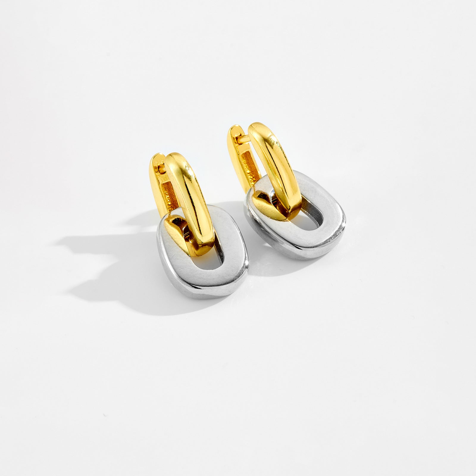 Design Vintage Ring Buckle Earrings